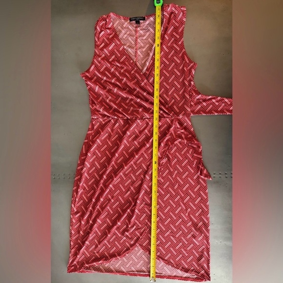 Banana Republic Red Geometric Faux Wrap Sheath Dress Size Small Petite SP - Picture 4 of 7